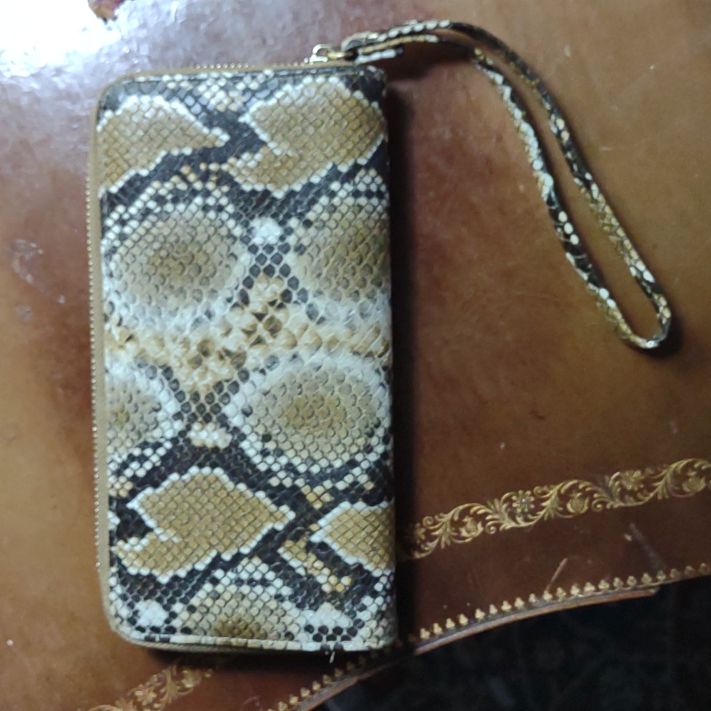 NWOT Snakeskin Wristlet